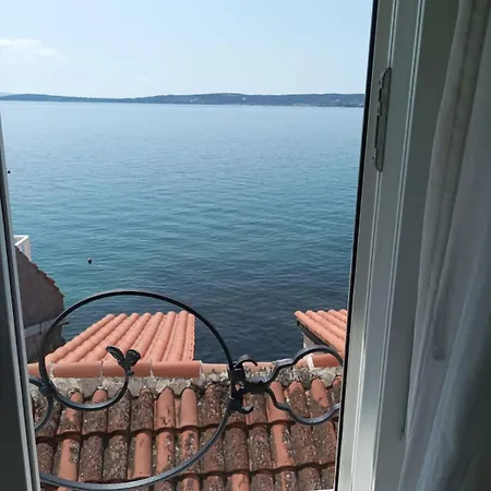 Benutic-lalini Apartman *
